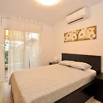 Bonsol Apartment